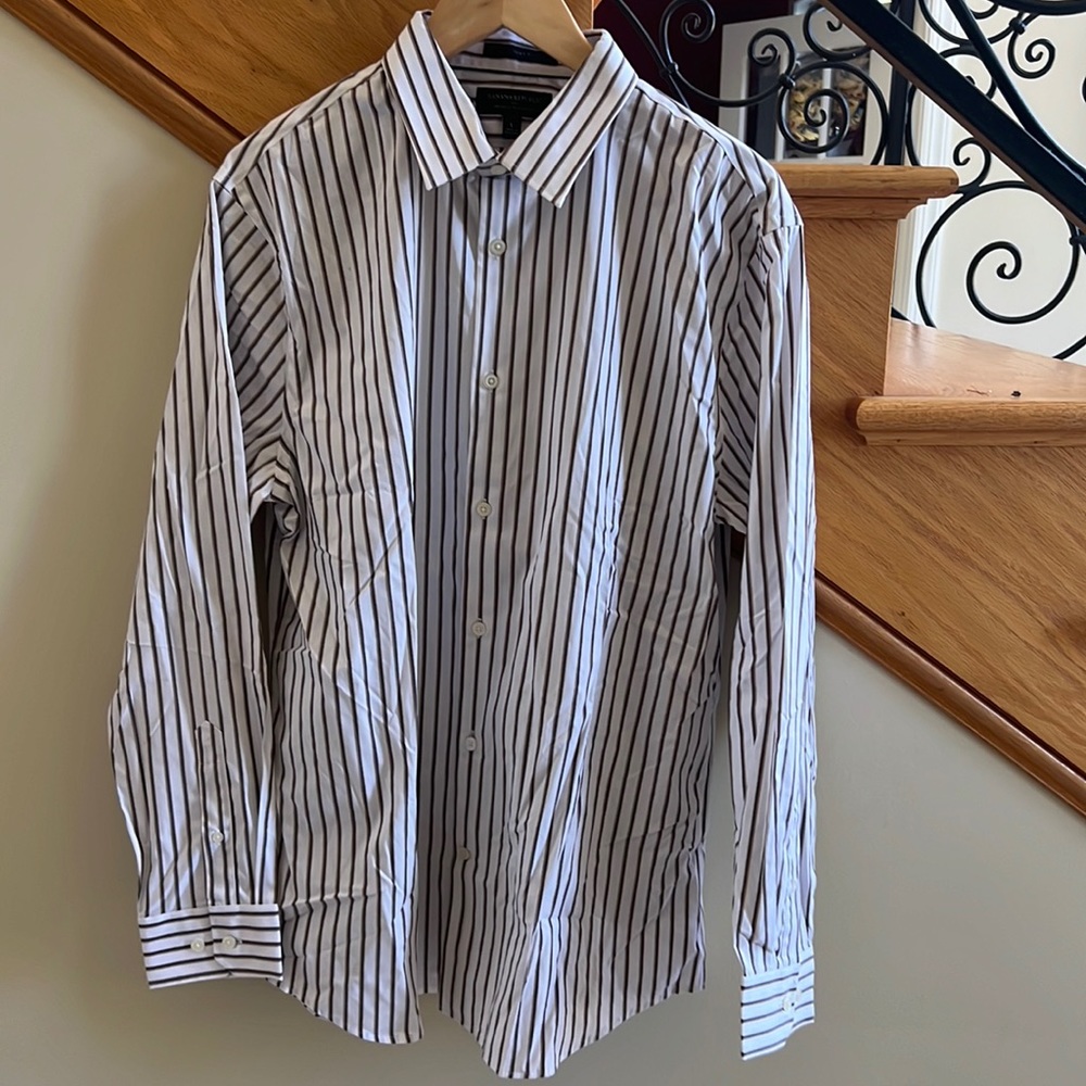 Banana Republic Button Down Shirt Size Large White/Tan Stripe New With Tag